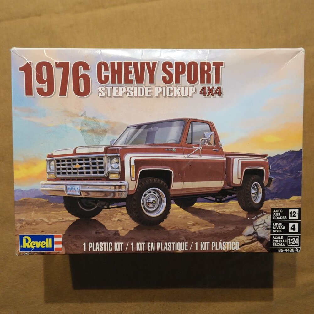 Revell 1976 Chevy Sport Stepside Pickup Truck Scale Model